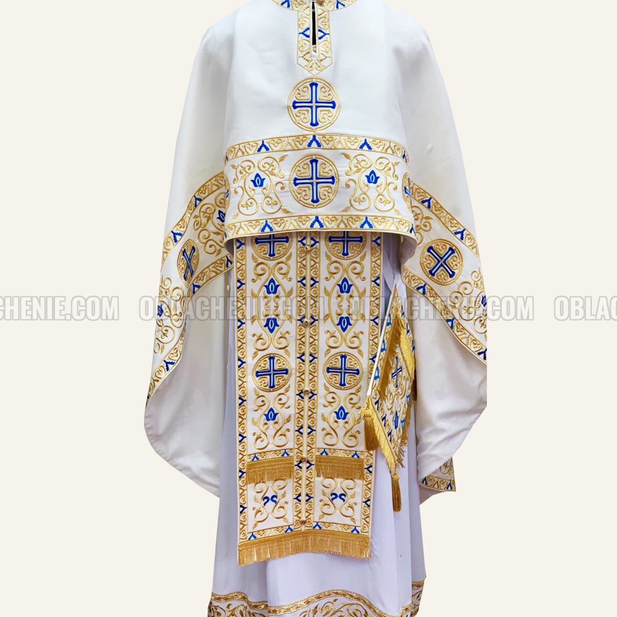 Embroidered priest's vestments 10191