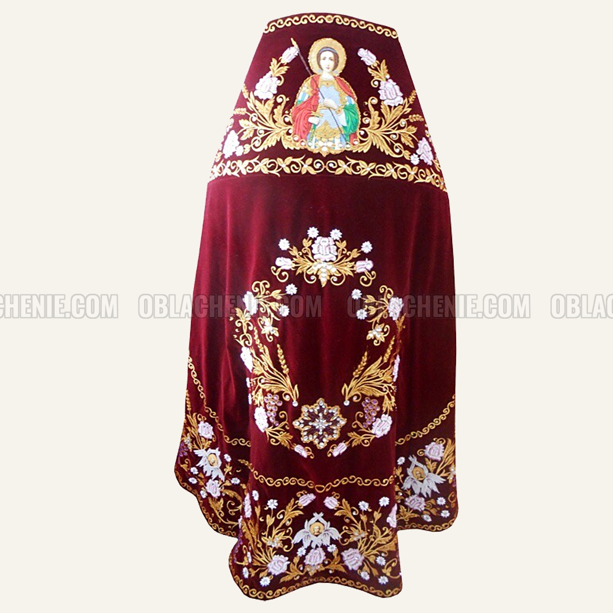 Embroidered priest's vestments 10219