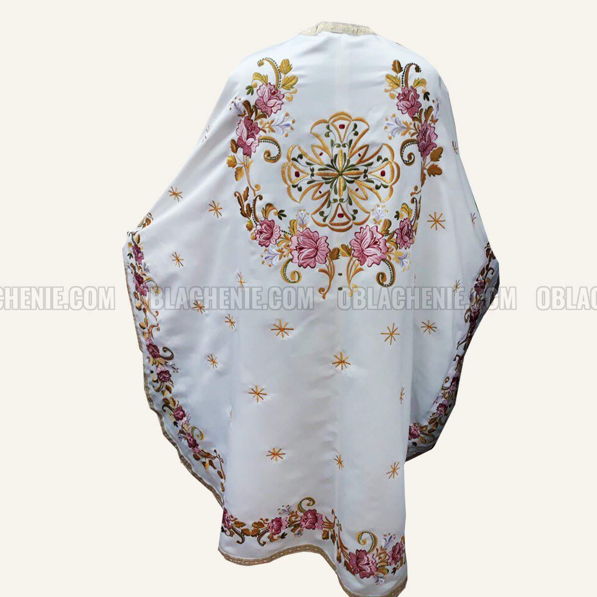 Embroidered priest's vestments 10234