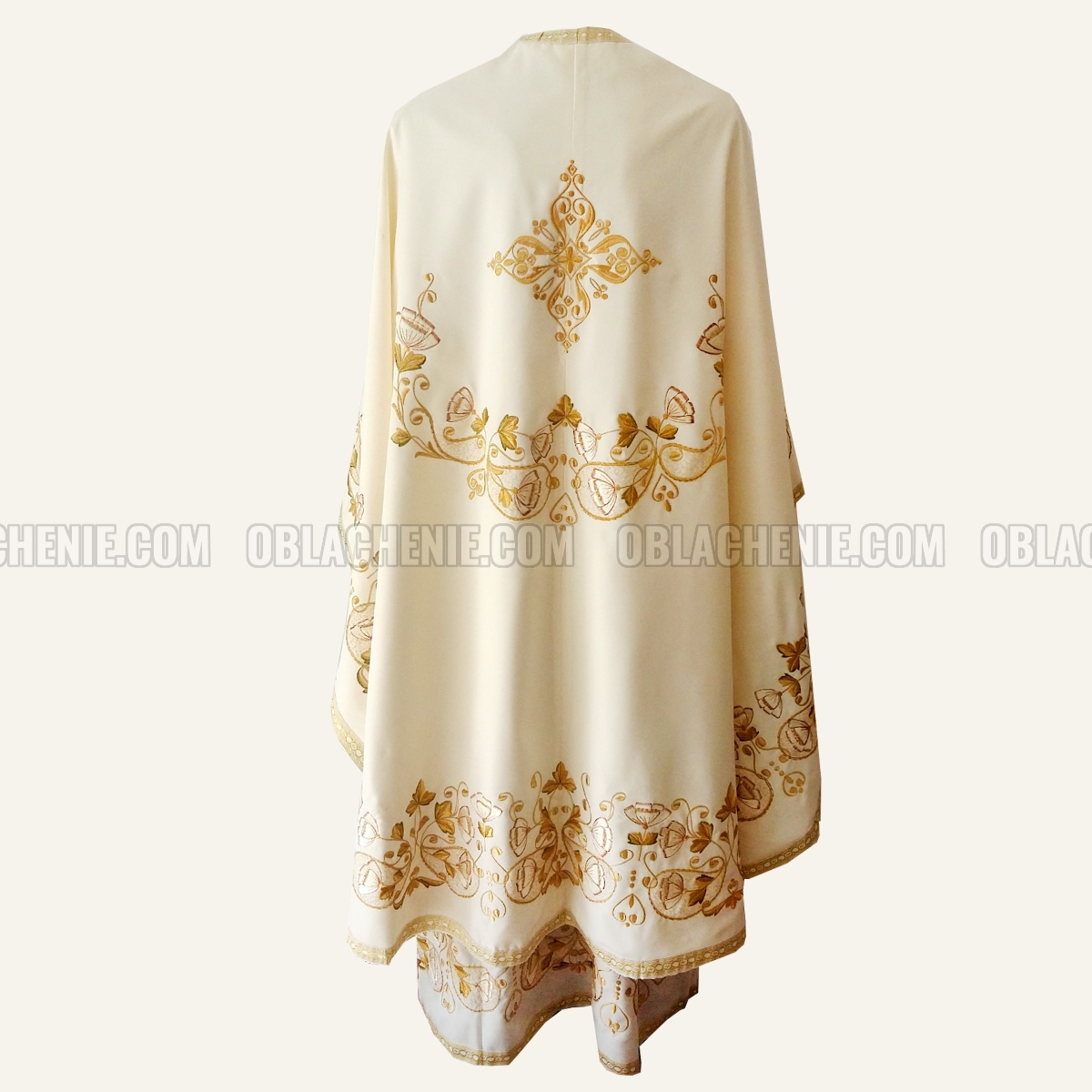 Embroidered priest's vestments 10240
