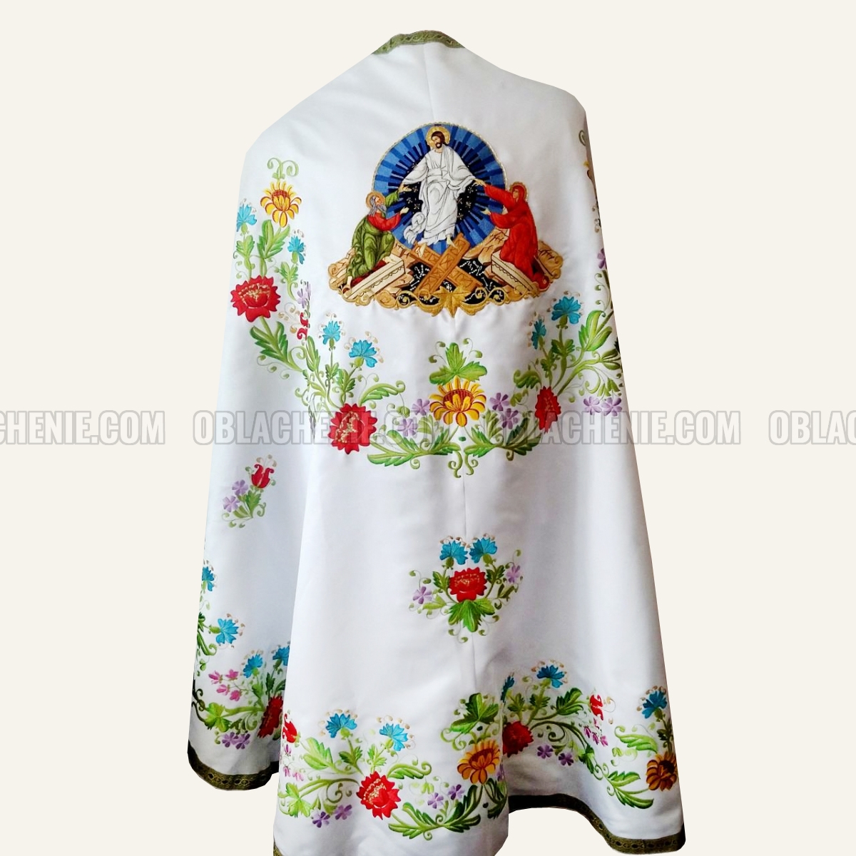 Embroidered priest's vestments 10249