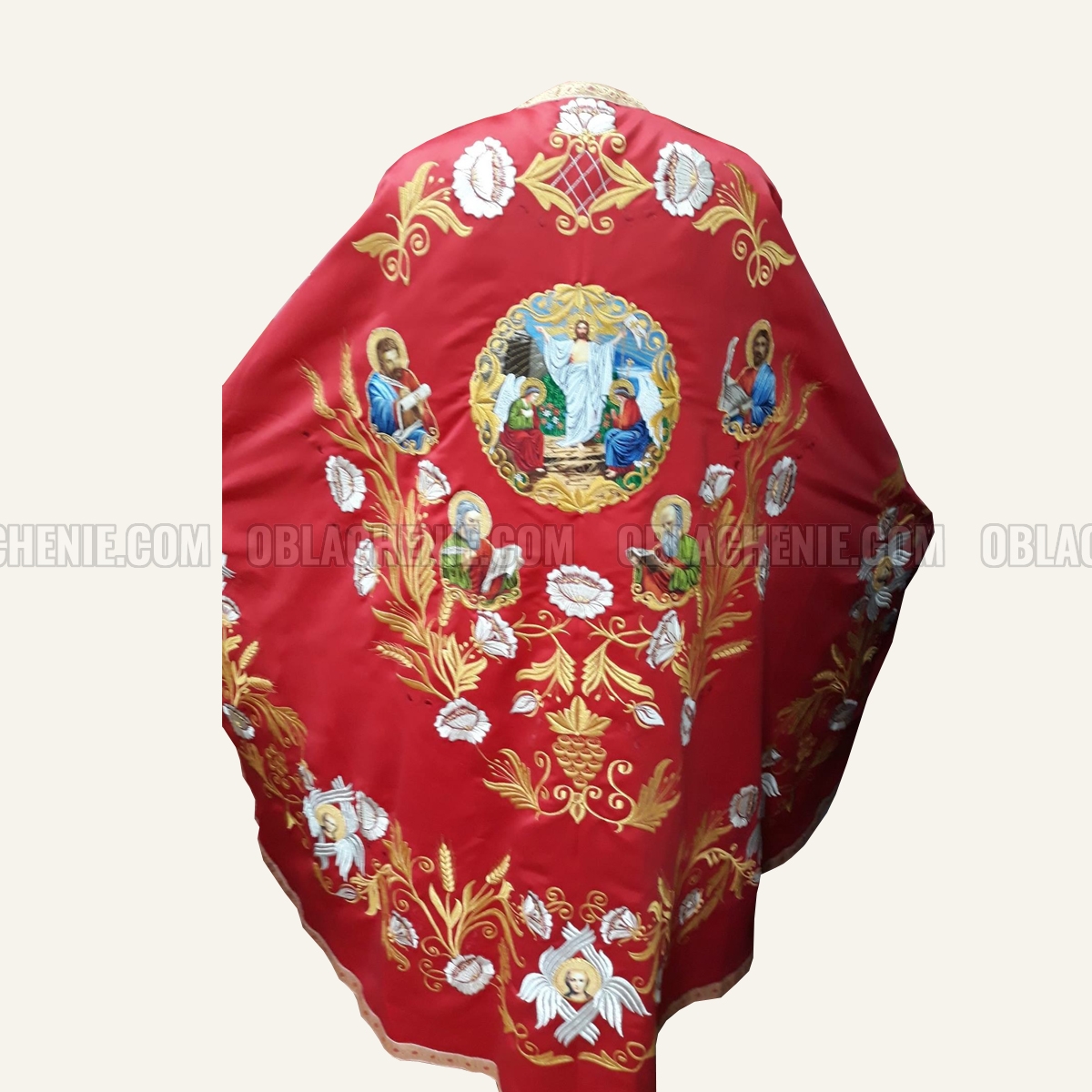 Embroidered priest's vestments 10261