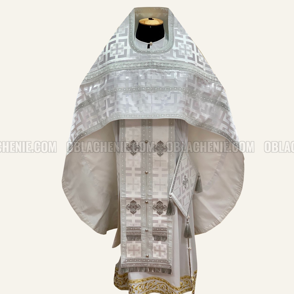 Priest's vestments 10677