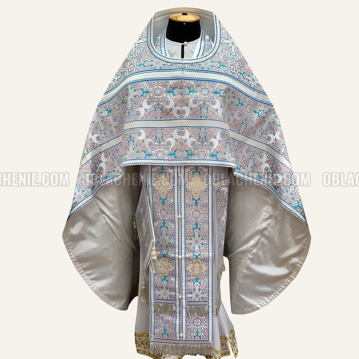Priest's vestments 10682