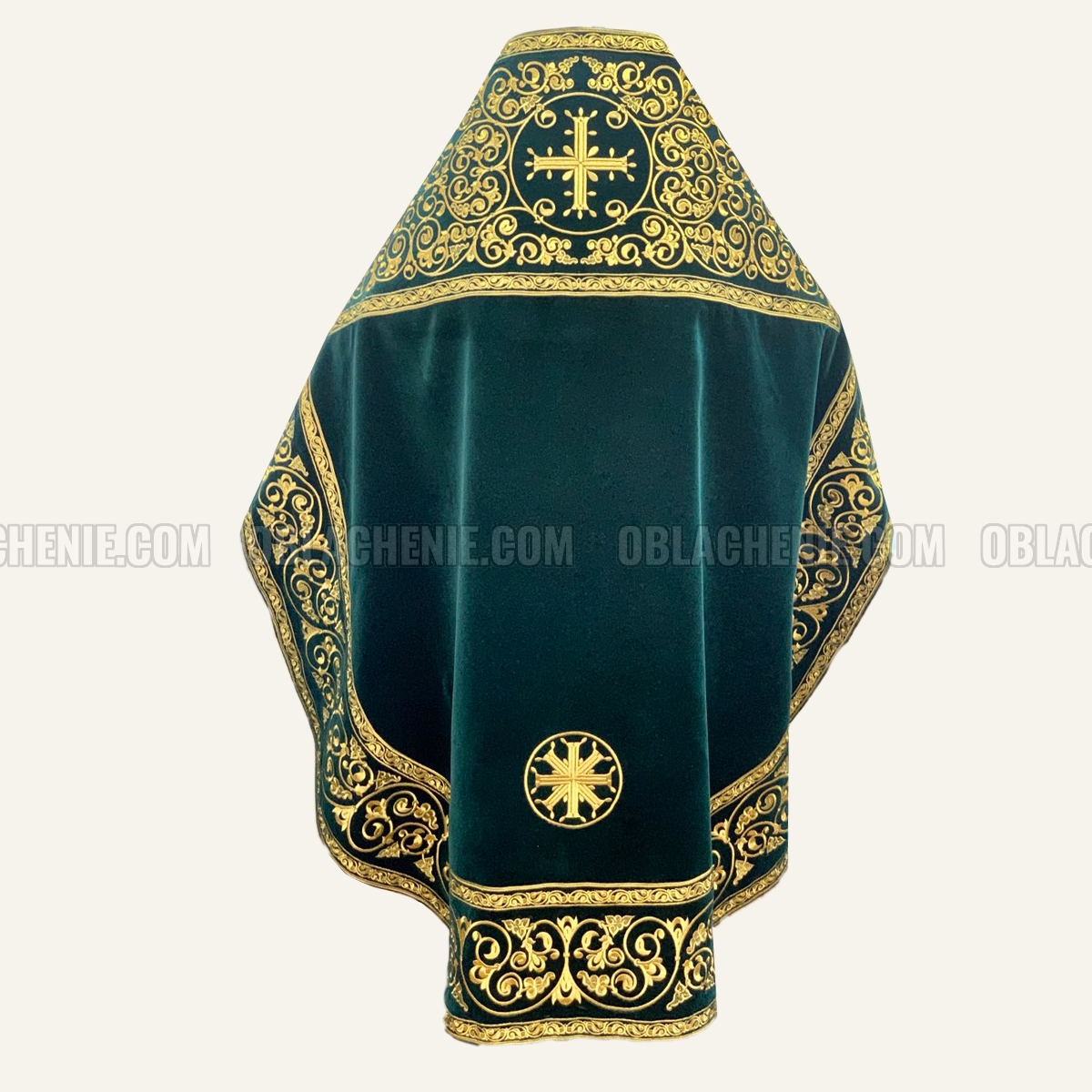 EMBROIDERED PRIEST'S VESTMENTS 10927