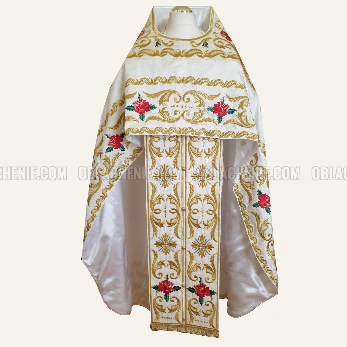 EMBROIDERED PRIEST'S VESTMENTS 10931