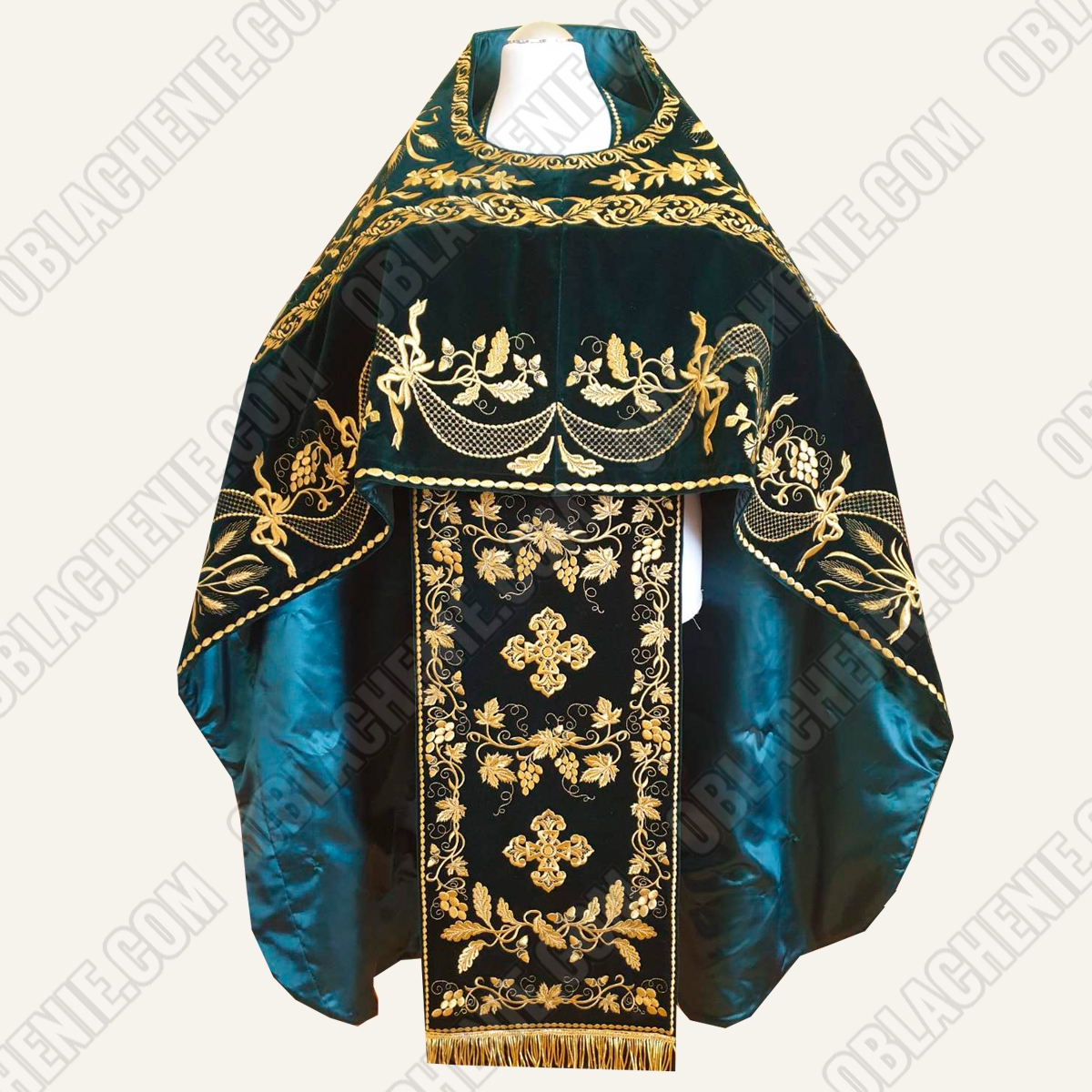 EMBROIDERED PRIEST'S VESTMENTS 11074