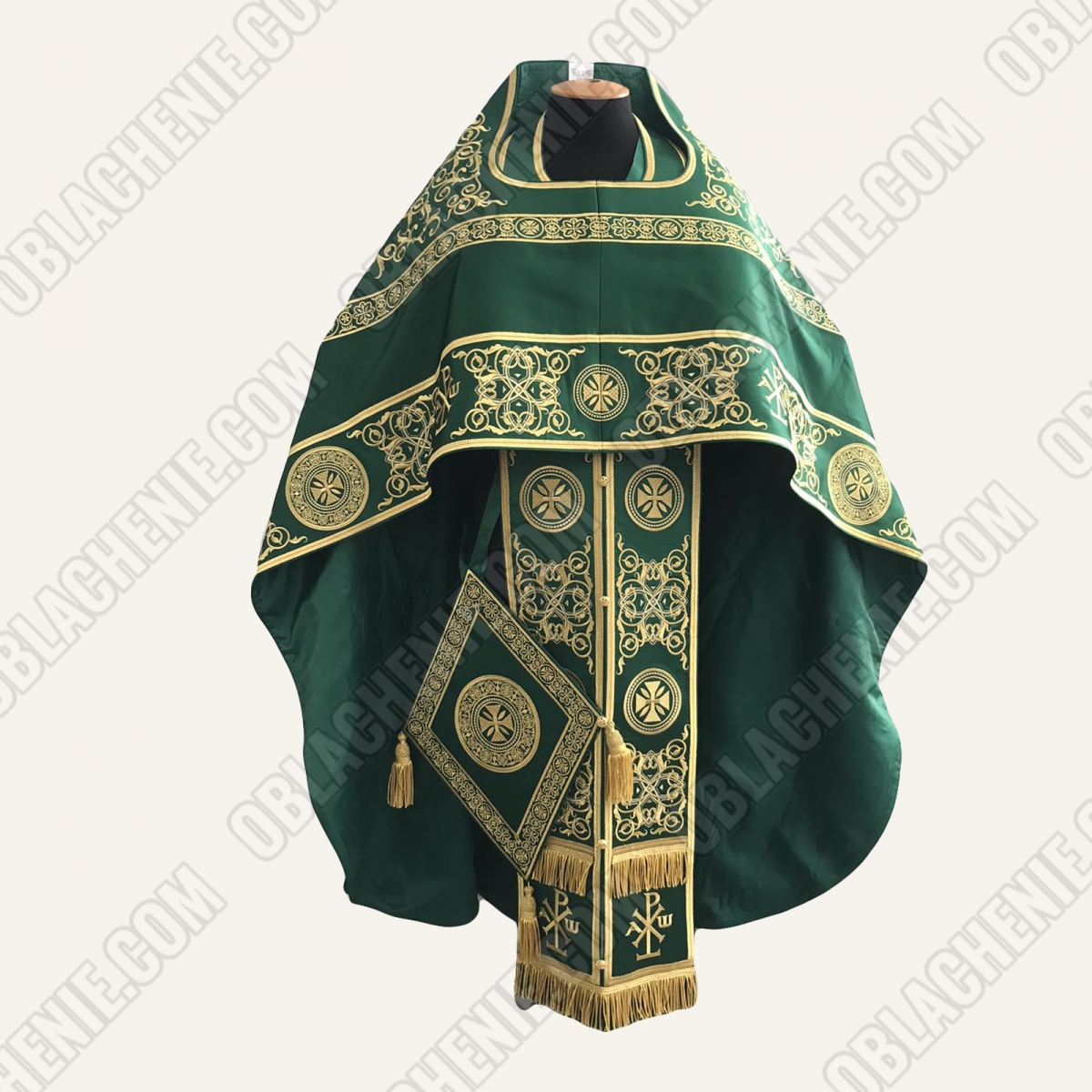 EMBROIDERED PRIEST'S VESTMENTS 11562