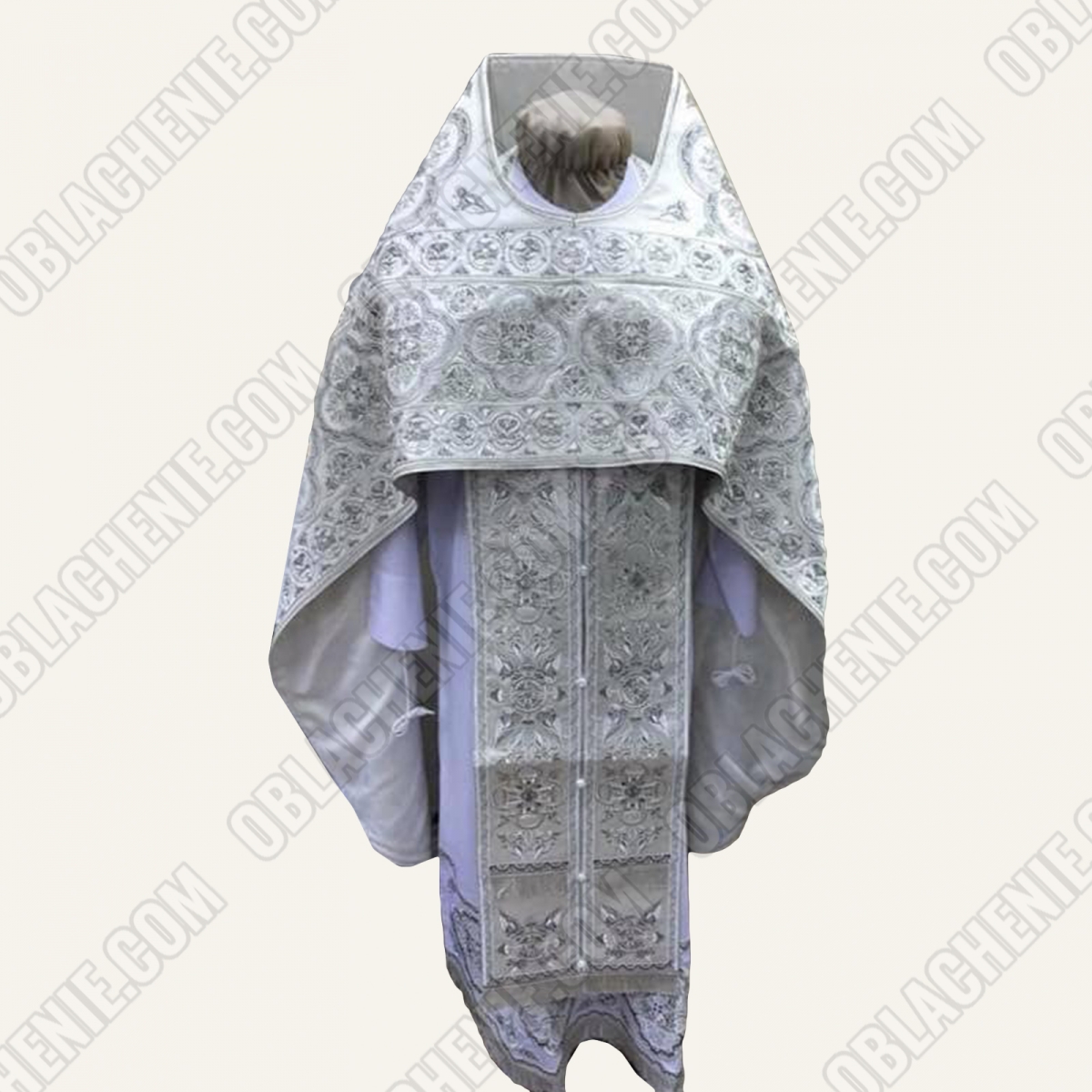 EMBROIDERED PRIEST'S VESTMENTS 12035