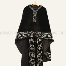Embroidered priest's vestments 10228