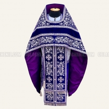 Embroidered priest's vestments 10650 1